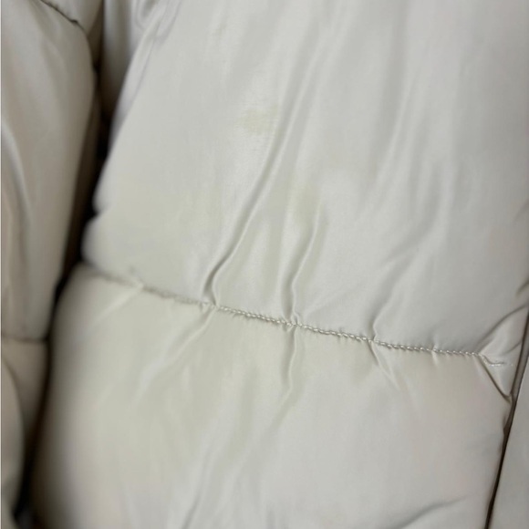 Puff jacket wore very few times - Picture 5 of 6